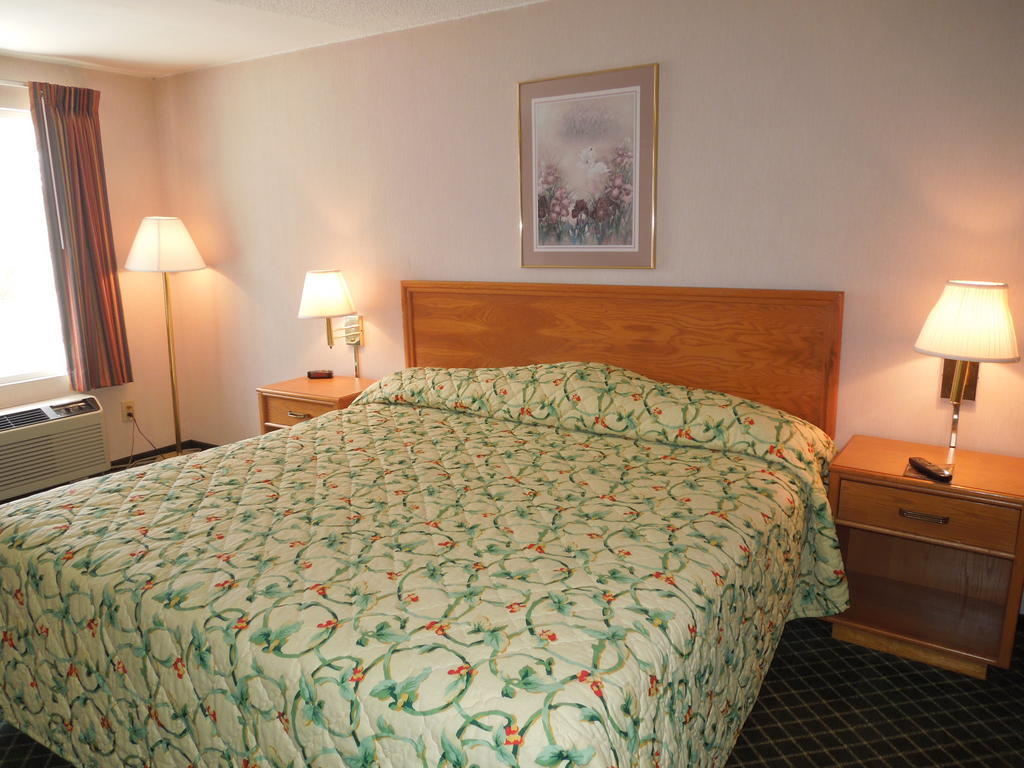 Knights Inn Elyria Habitación foto